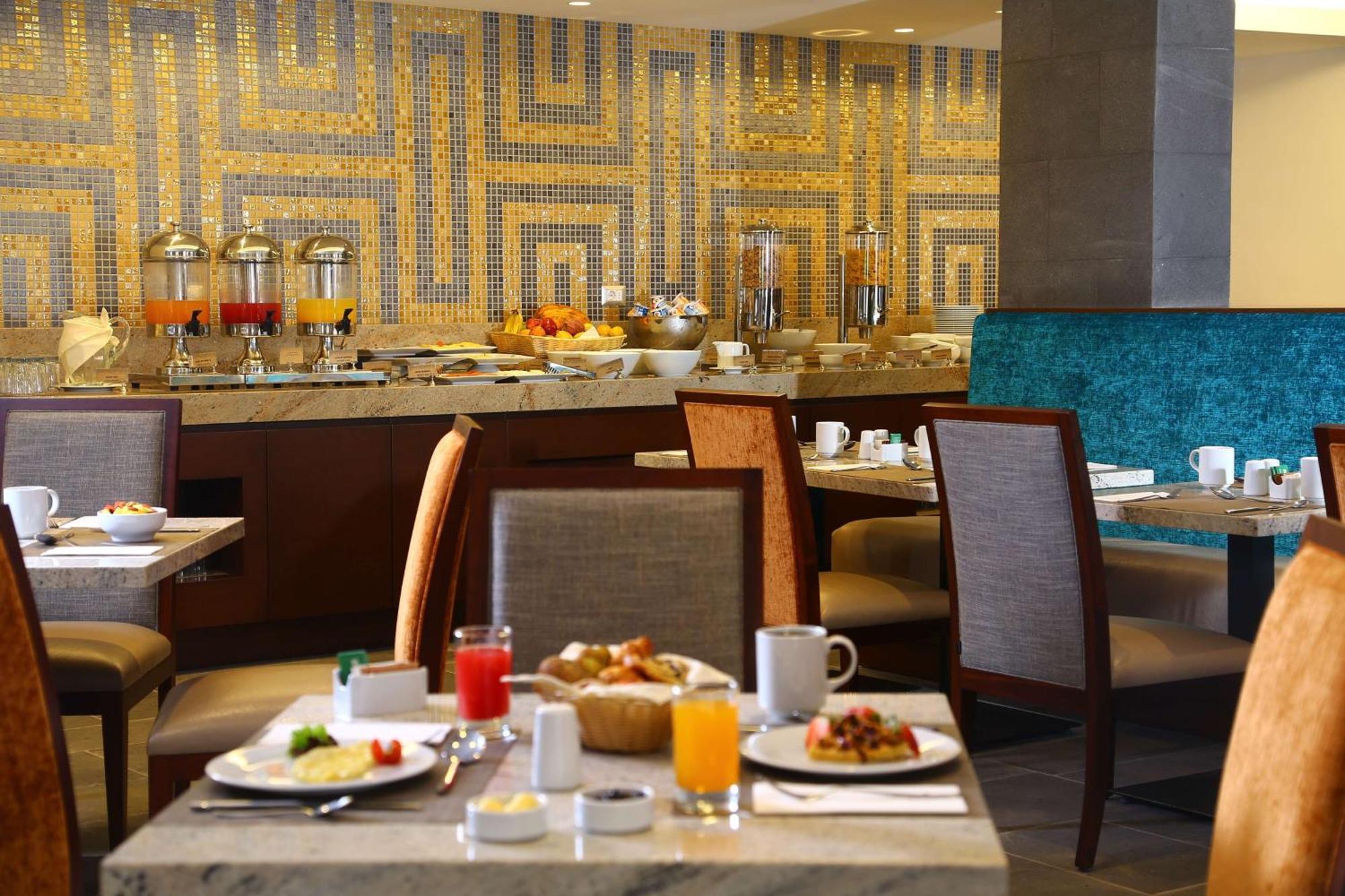 Hilton Garden Inn Куско Екстер'єр фото